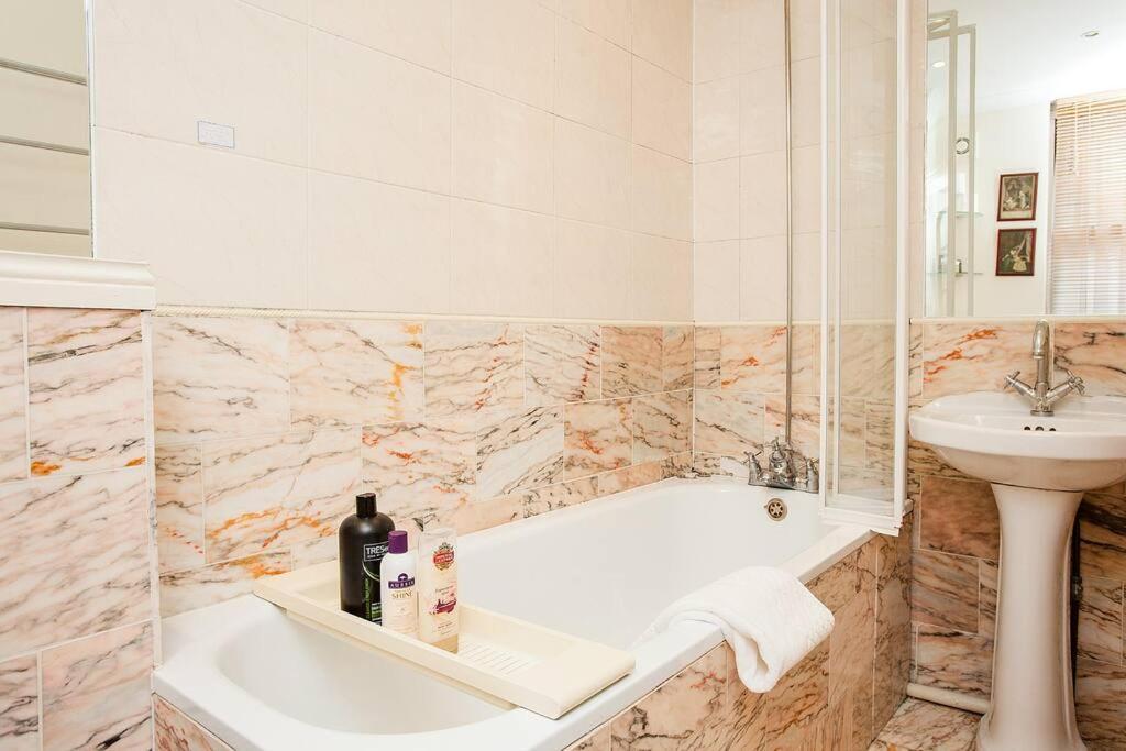 Bright 2 Bedroom Flat In Central London Exterior foto